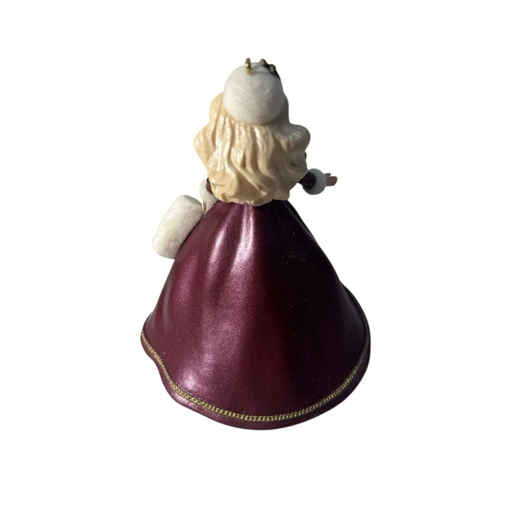 Vintage‎ Hallmark Keepsake Ornament Holiday Barbie 1996